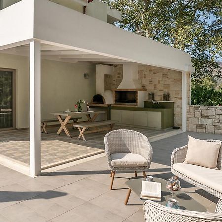 Villa Nature, Heated Pool カリヴェス エクステリア 写真