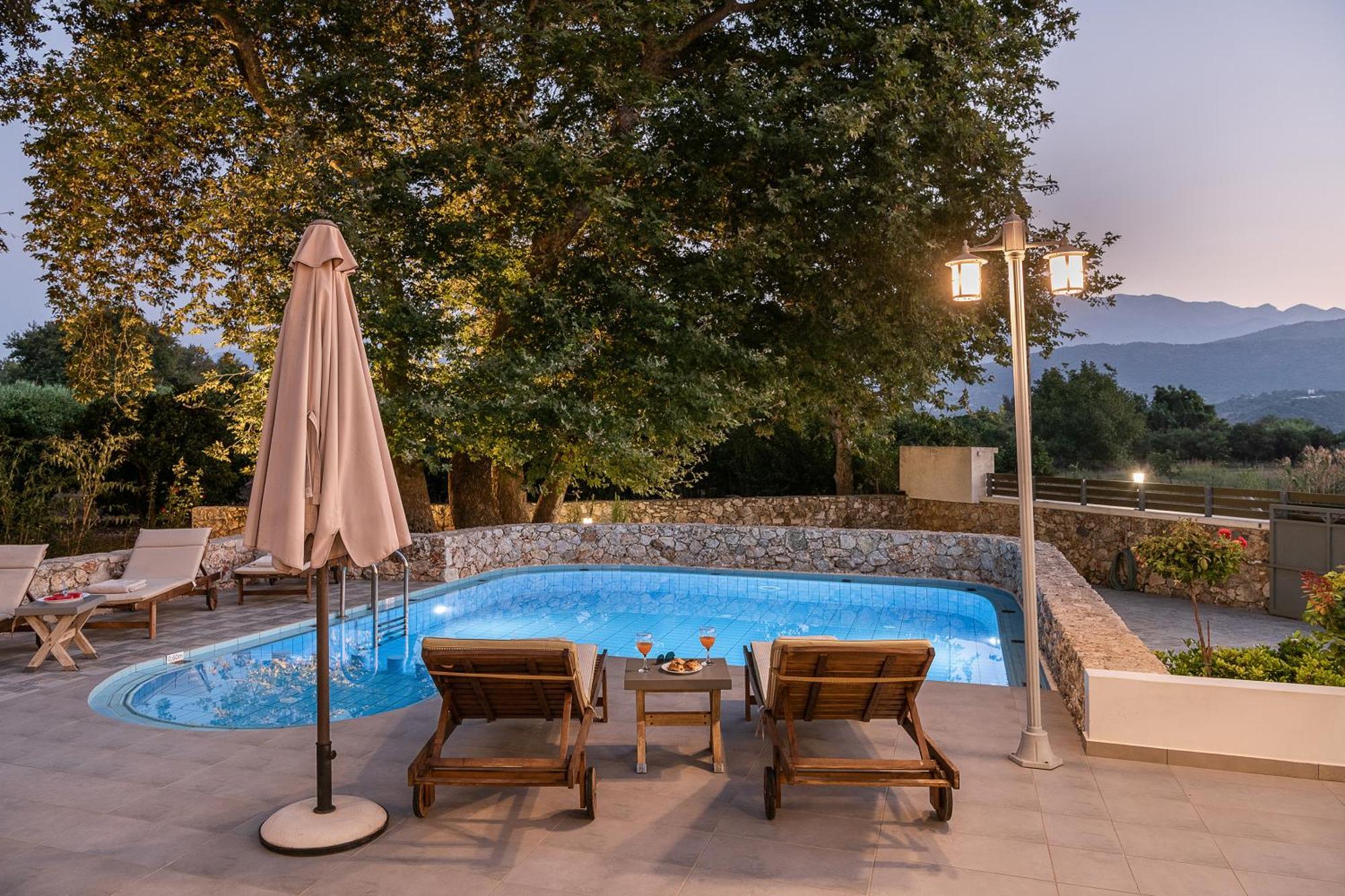 Villa Nature, Heated Pool カリヴェス エクステリア 写真