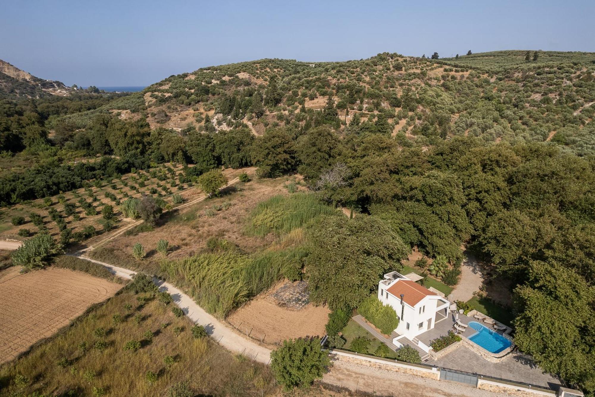 Villa Nature, Heated Pool カリヴェス エクステリア 写真