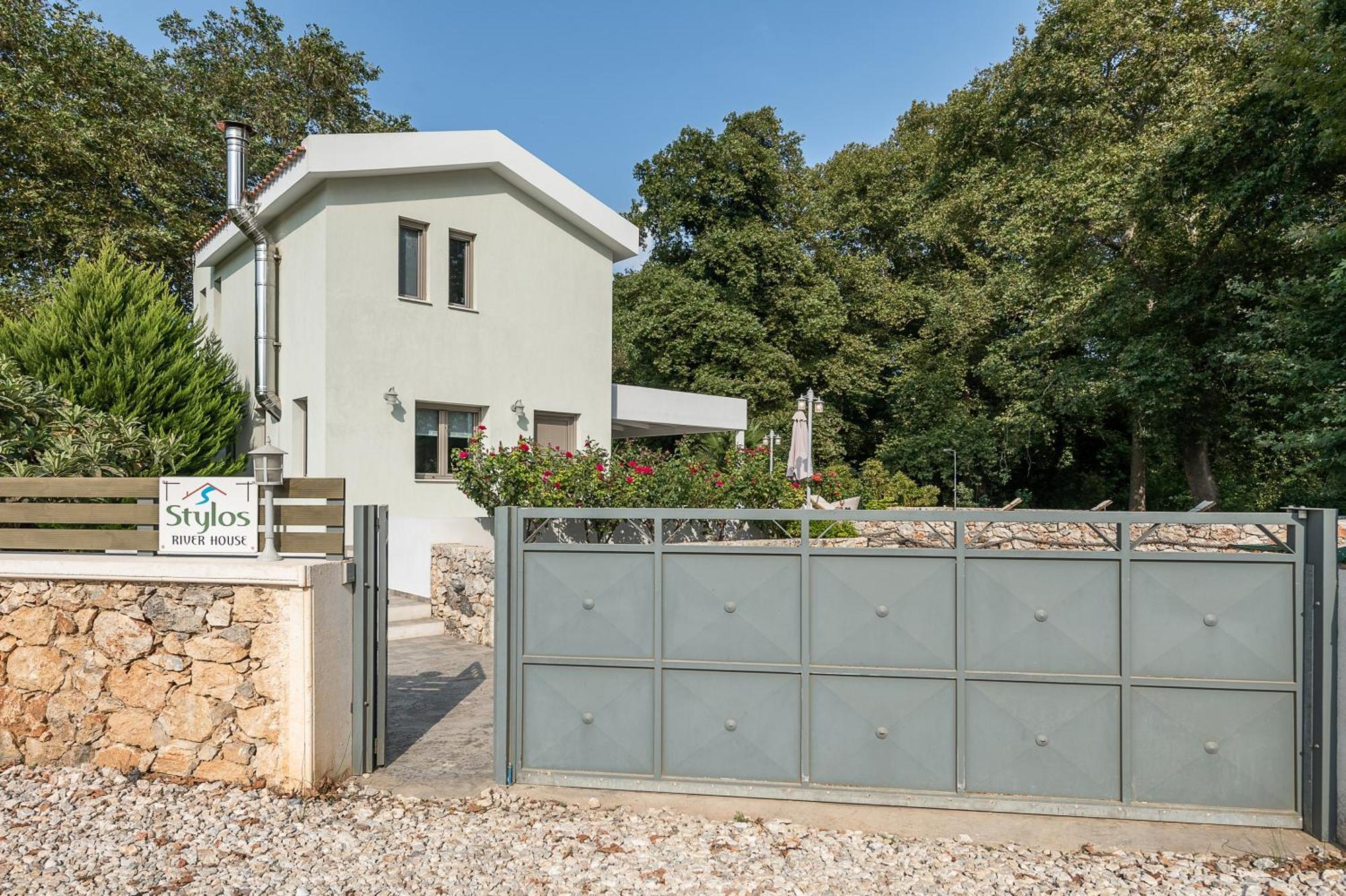 Villa Nature, Heated Pool カリヴェス エクステリア 写真