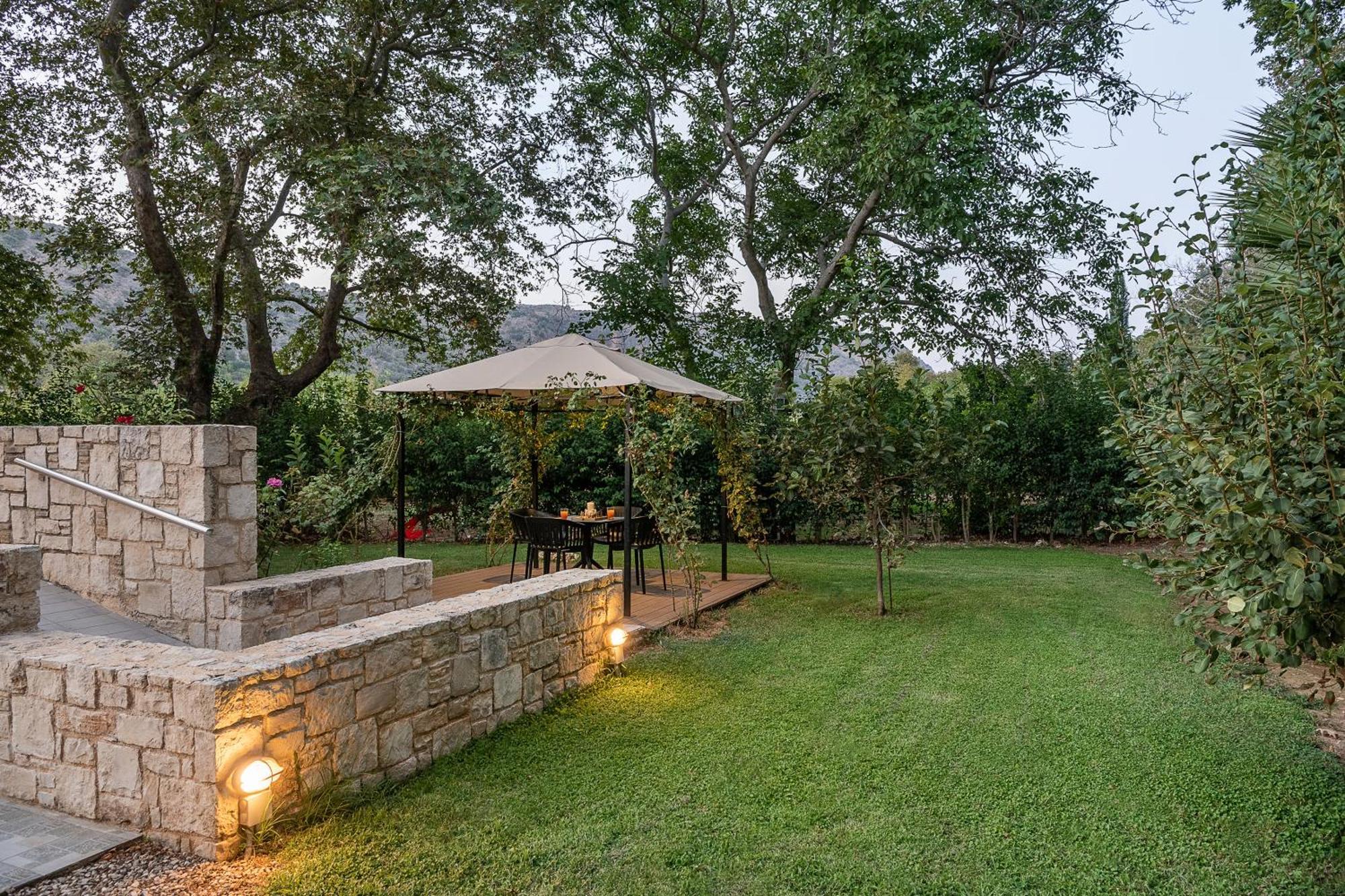 Villa Nature, Heated Pool カリヴェス エクステリア 写真