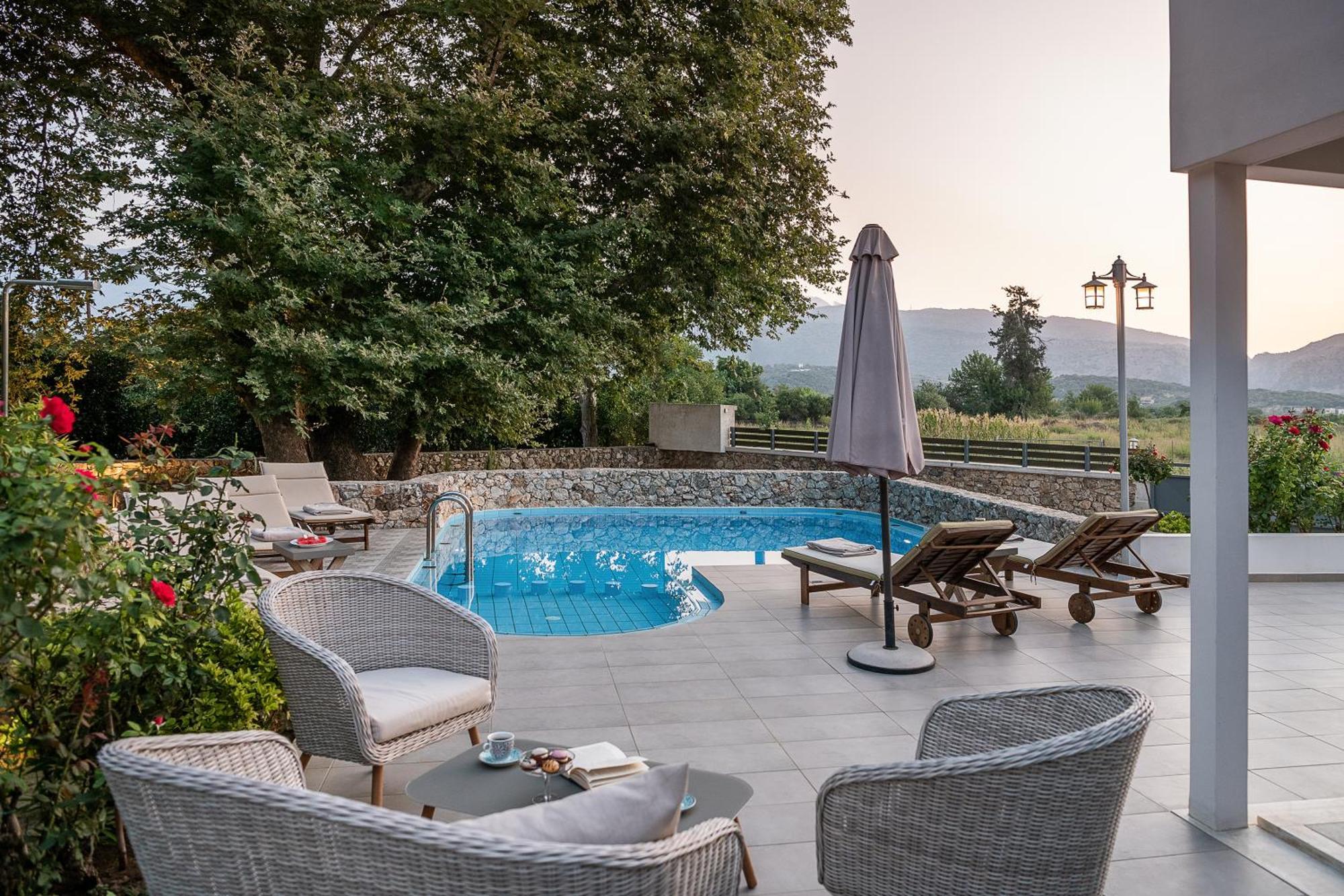 Villa Nature, Heated Pool カリヴェス エクステリア 写真