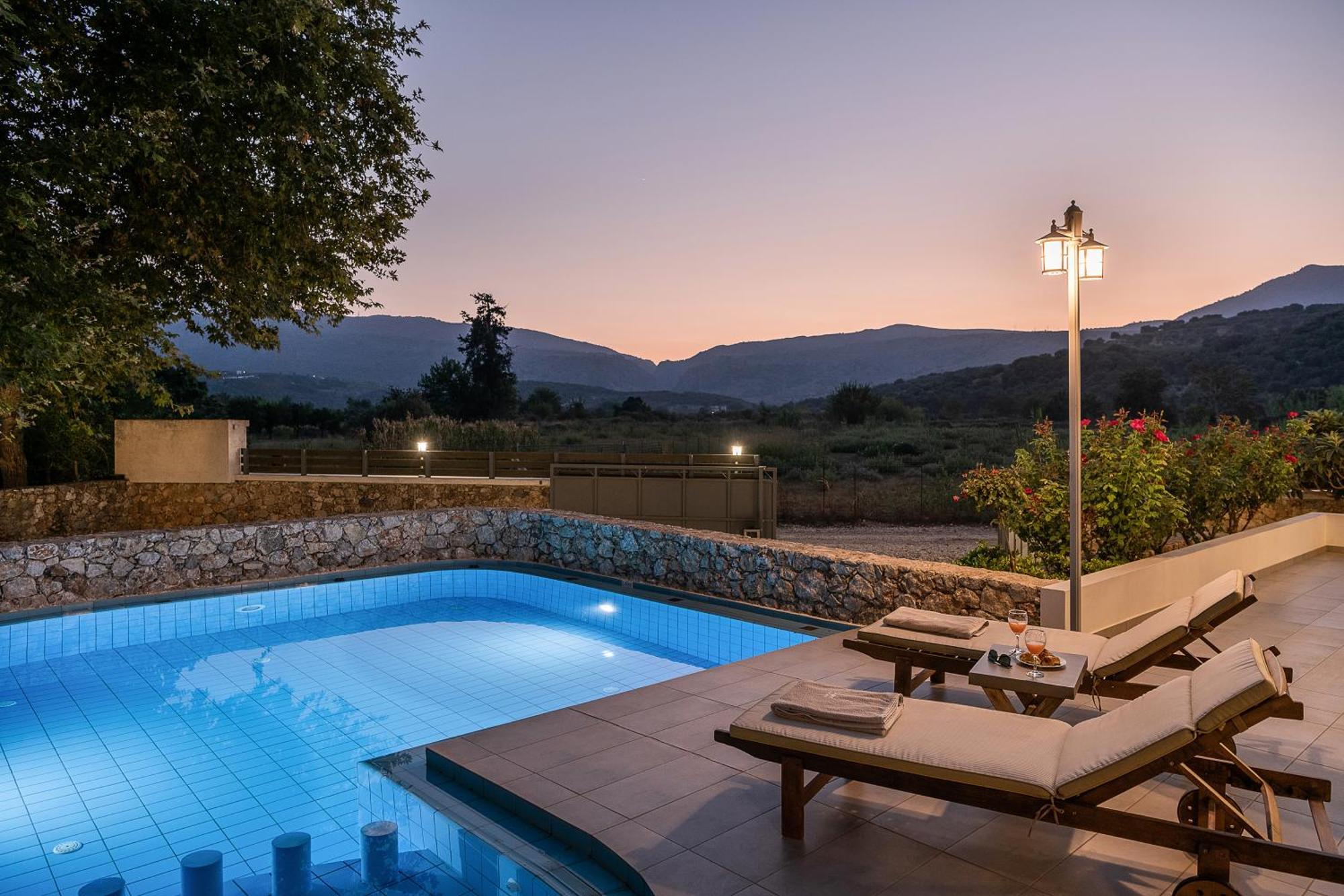 Villa Nature, Heated Pool カリヴェス エクステリア 写真
