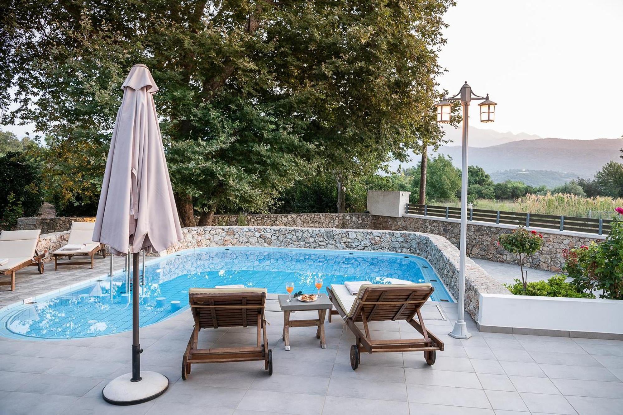 Villa Nature, Heated Pool カリヴェス エクステリア 写真
