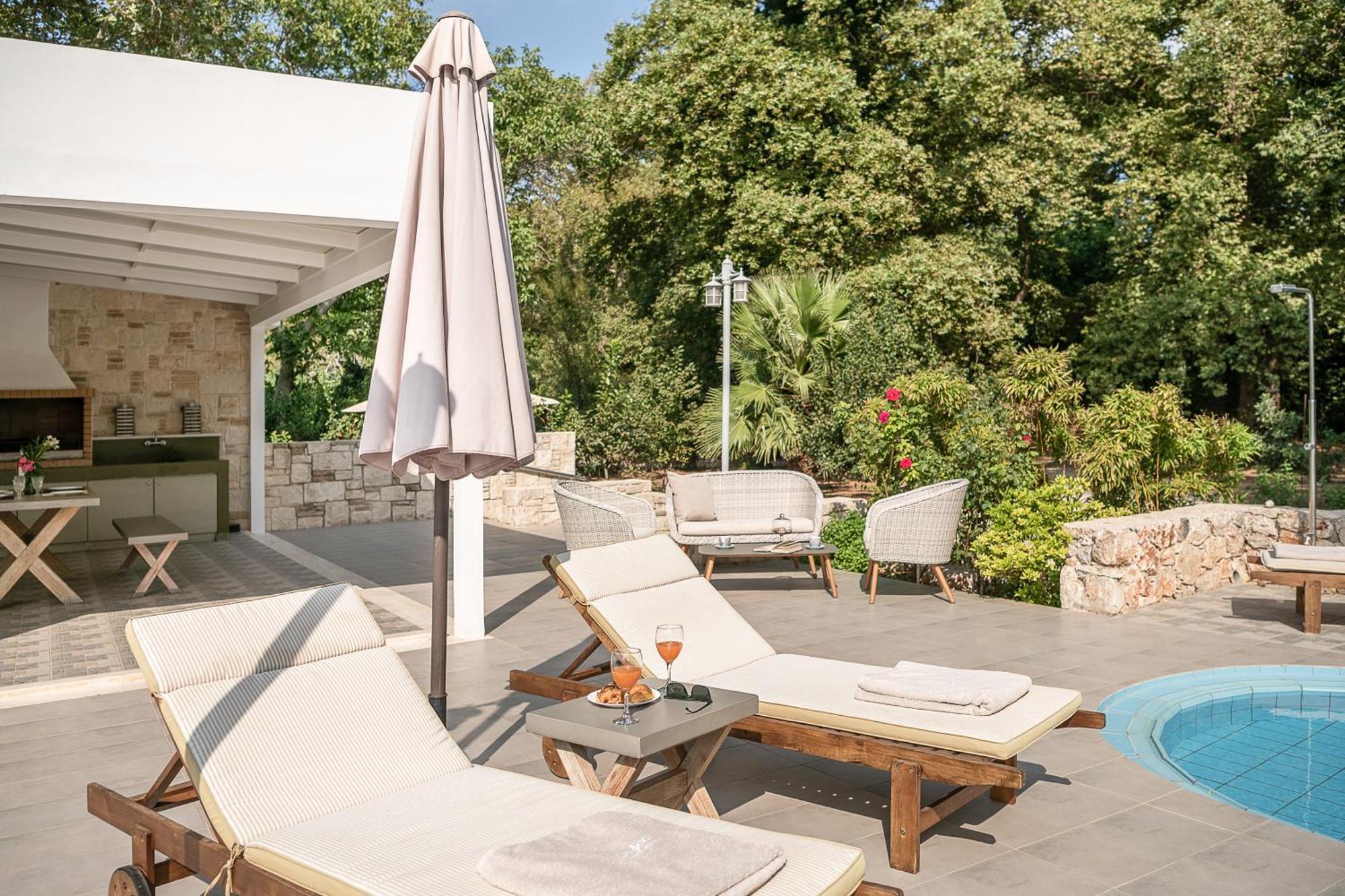 Villa Nature, Heated Pool カリヴェス エクステリア 写真
